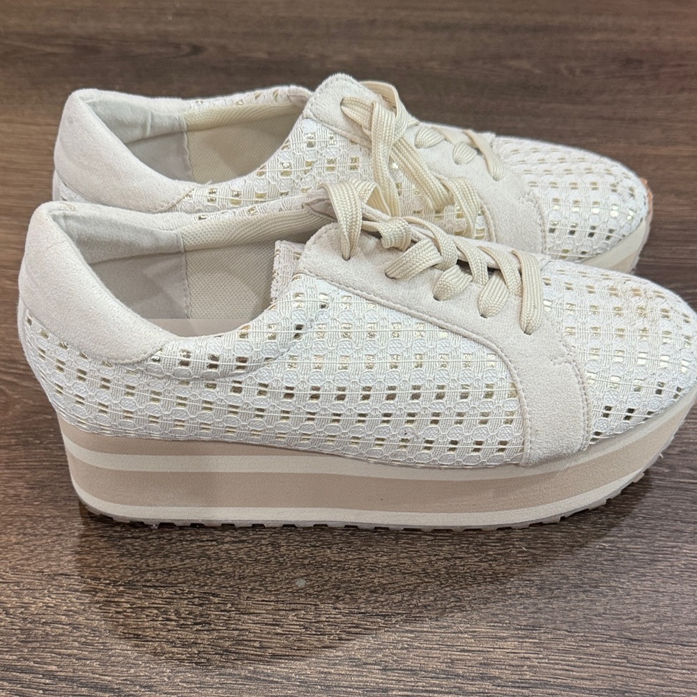 Pierre Dumas Cream Lace-Up Platform Sneakers